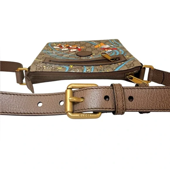 Gucci x Disney Donald Duck GG Supreme Messenger Bag Cruise 2020 - Picture 11 of 16